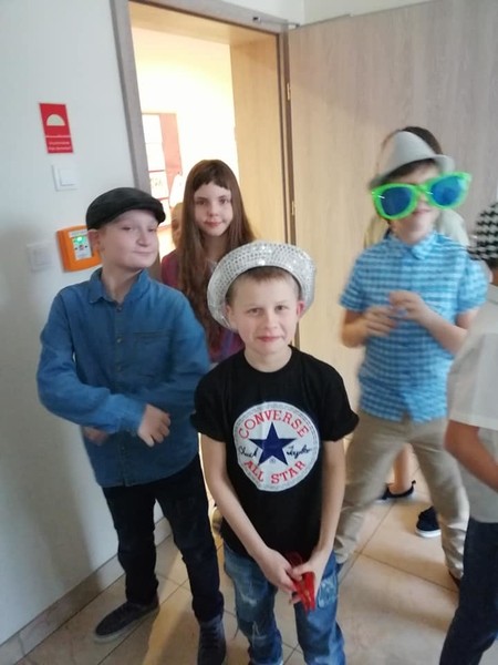 52151521_2278007848917402_416817796.jpg